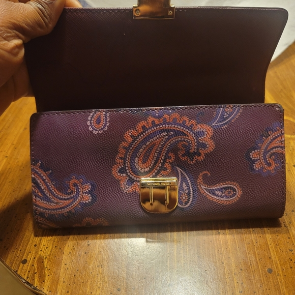 Michael Kors Handbags - Michael Kors wallet